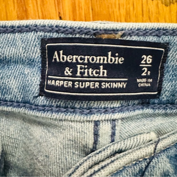 Abercrombie & Fitch Blue Skinny Jeans with Floral Embroidery - Picture 3 of 3